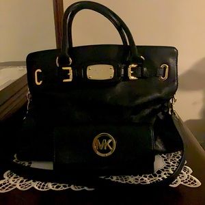 Michael kors purse and matching wallet